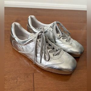 Wishbone Collection • NWOT Silver Leather Sneaker • Size 8